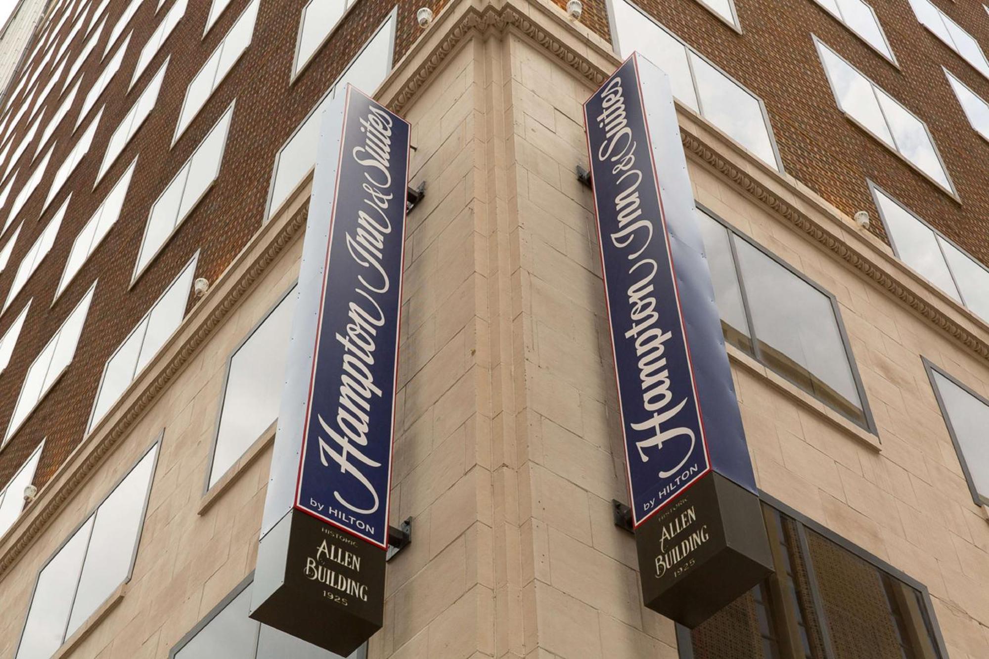 Hampton Inn & Suites Dallas Downtown Exterior photo