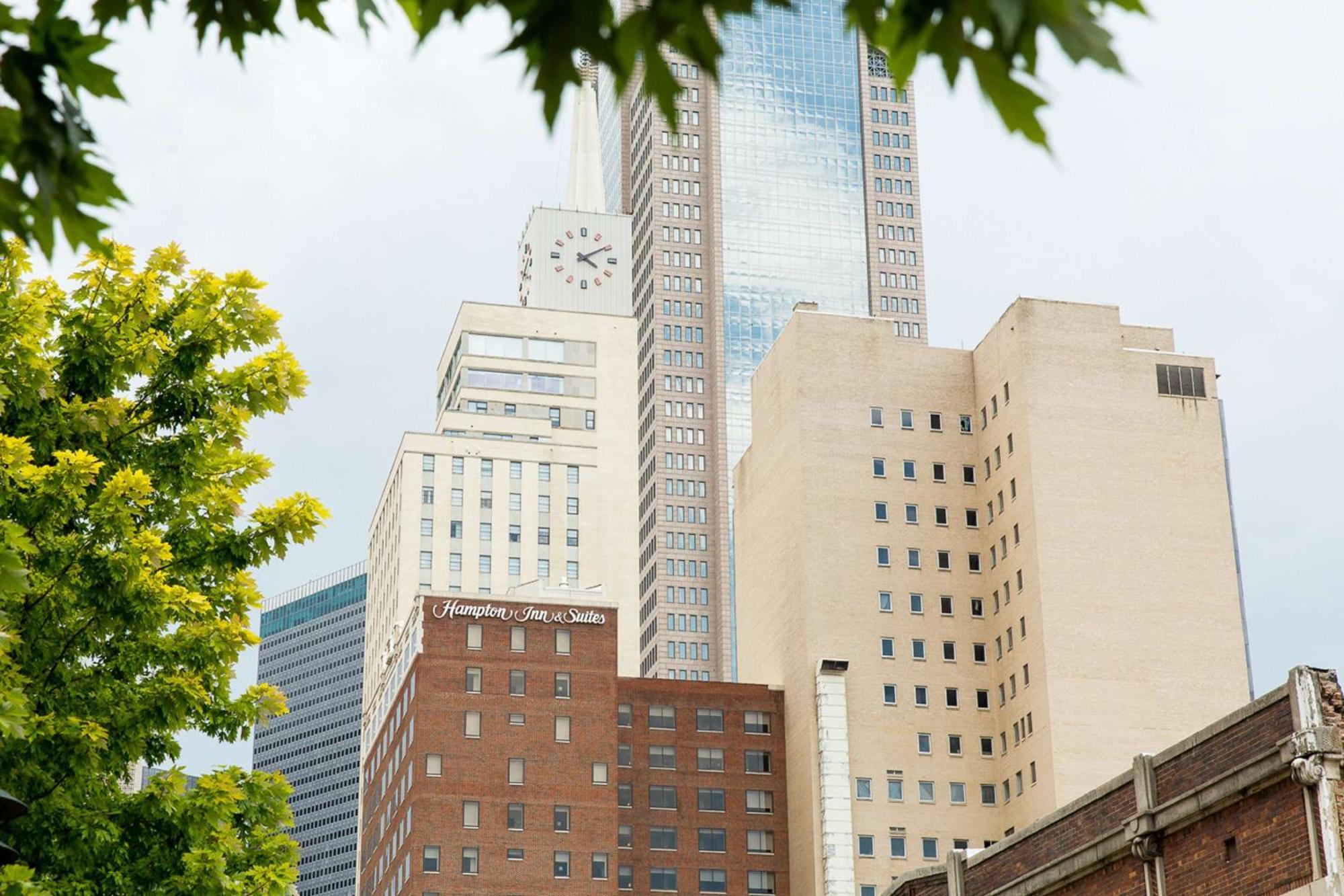 Hampton Inn & Suites Dallas Downtown Exterior photo